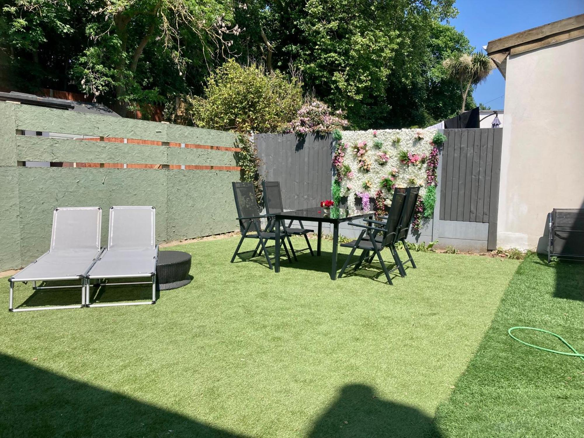 Cosy Modern Family Home Free Parking Garden Londres Exterior foto